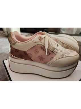 GUESS CAMRIO Retro Pink & White Platform Lace-Up Sneakers with Gold Accents